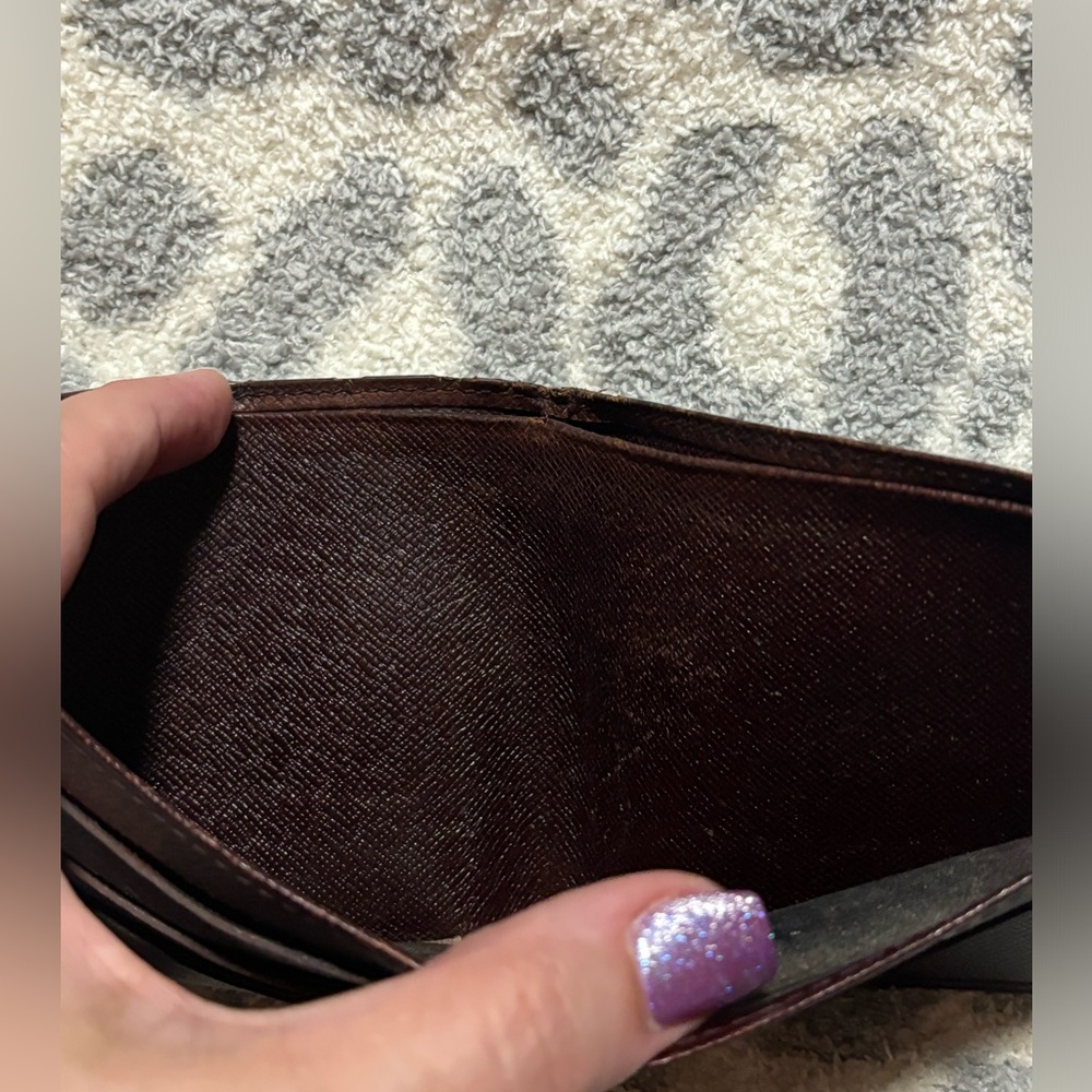 Louis Vuitton men's bifold taiga dark brown leather wallet - Picture 6 of 16